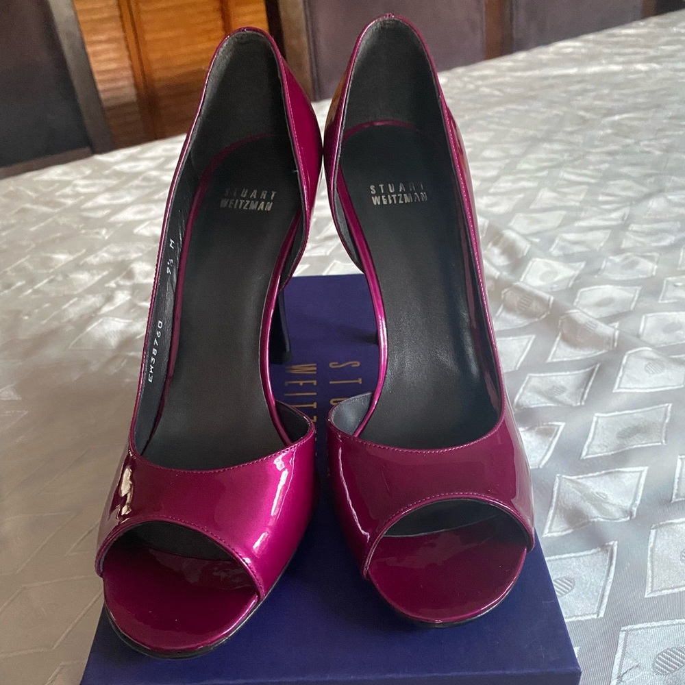 Stuart Weitzman magenta/ black dress shoes